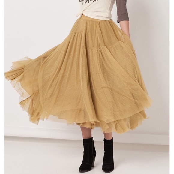 Grace Tulle Maxi Skirt - Picture 2 of 11